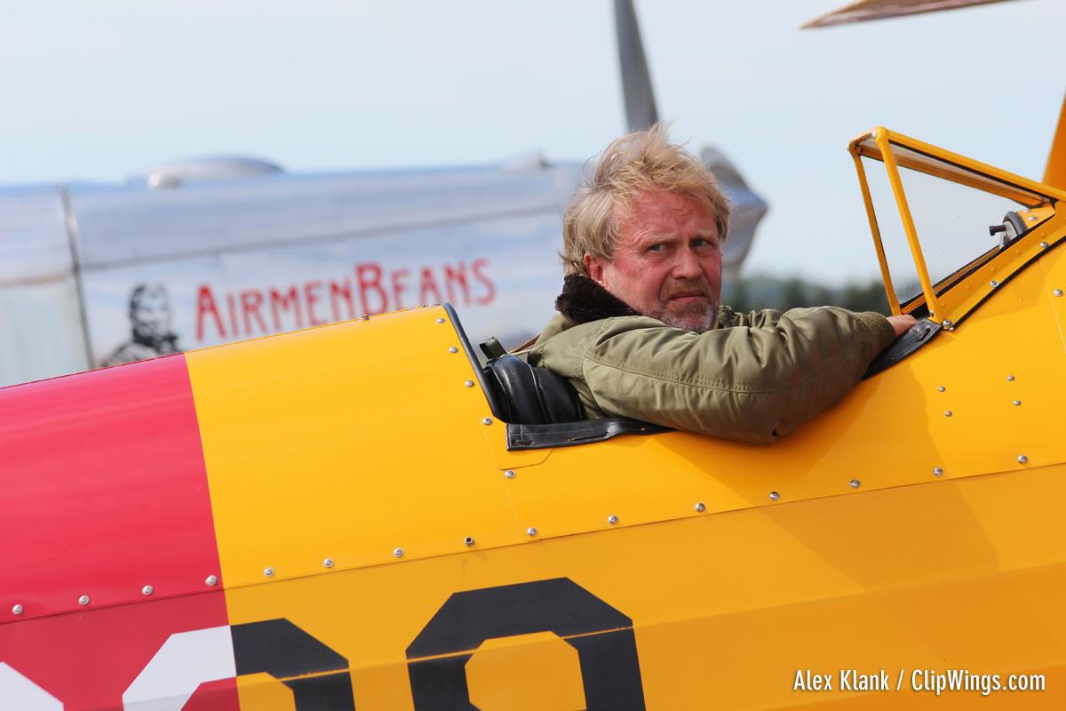 Georg Raab mit "Yellow-Peril" Boeing Stearman